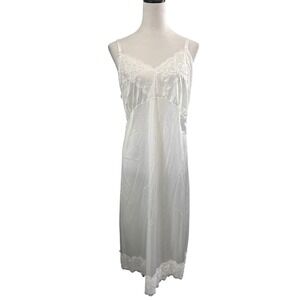 VTG Velrose Vintage White Lace Trim Cottage Bridal Full Slip Dress USA Made 48